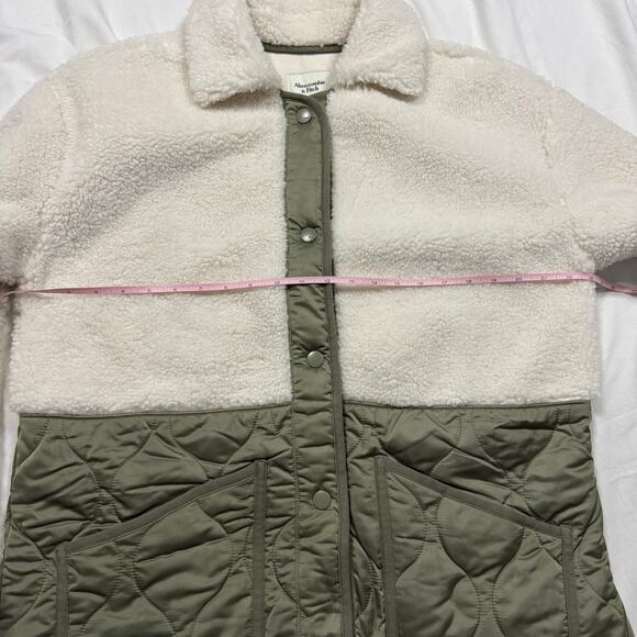 Abercrombie & Fitch Quilted Sherpa jacket coat L NWT - Picture 4 of 9